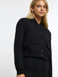River Island Tailored Crop Bomber Jacket -Modish Muse 113AY SQ4 0000000004 BLACK MDd