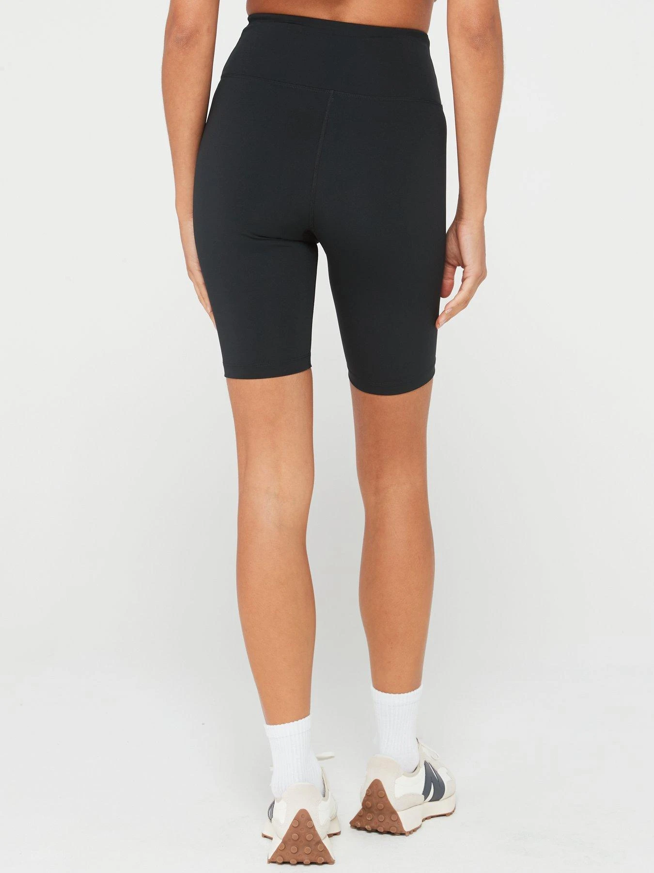 Everyday Athleisure Cross Over Cycling Short - Black 4 Everyday Athleisure Cross Over Cycling Short - Black - Image 2