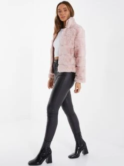 Quiz Faux Fur Short Puffer Jacket - Pink -Modish Muse VB8XD SQ3 0000000063 PINK MDo