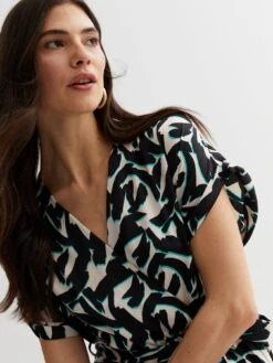 New Look Abstract Satin Short Sleeve Pleated Midi Wrap Dress - Black -Modish Muse VD19J SQ4 0000000292 BLACK MULTI MDd