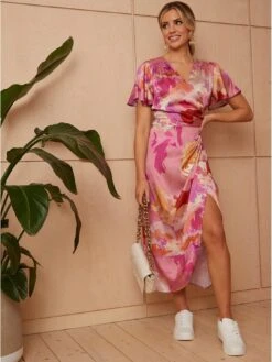 Chi Chi London Short Sleeve V Neck Floral Midi Dress In Pink -Modish Muse VF9AK SQ3 0000000063 PINK MDo