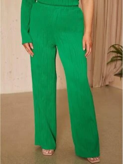Chi Chi London Elasticated Waist Swirl Plisse Trousers In Green -Modish Muse VKE5E SQ3 0000000047 GREEN MDo