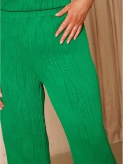 Chi Chi London Elasticated Waist Swirl Plisse Trousers In Green -Modish Muse VKE5E SQ4 0000000047 GREEN MDd