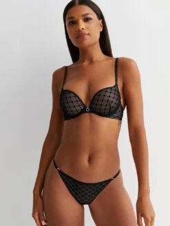 New Look 2 Pack Black Monogram Heart Flocked Thongs -Modish Muse VM99Z SQ4 0000000029 MULTI MDd