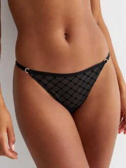 New Look 2 Pack Black Monogram Heart Flocked Thongs -Modish Muse VM99Z SQ5 0000000029 MULTI MDd1