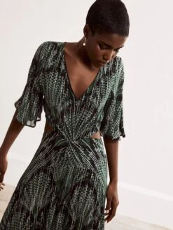 Mint Velvet Lexi Print Cut Out Maxi Dress 9 Mint Velvet Lexi Print Cut Out Maxi Dress -Modish Muse VNMFK SQ4 0000000047 GREEN MDd