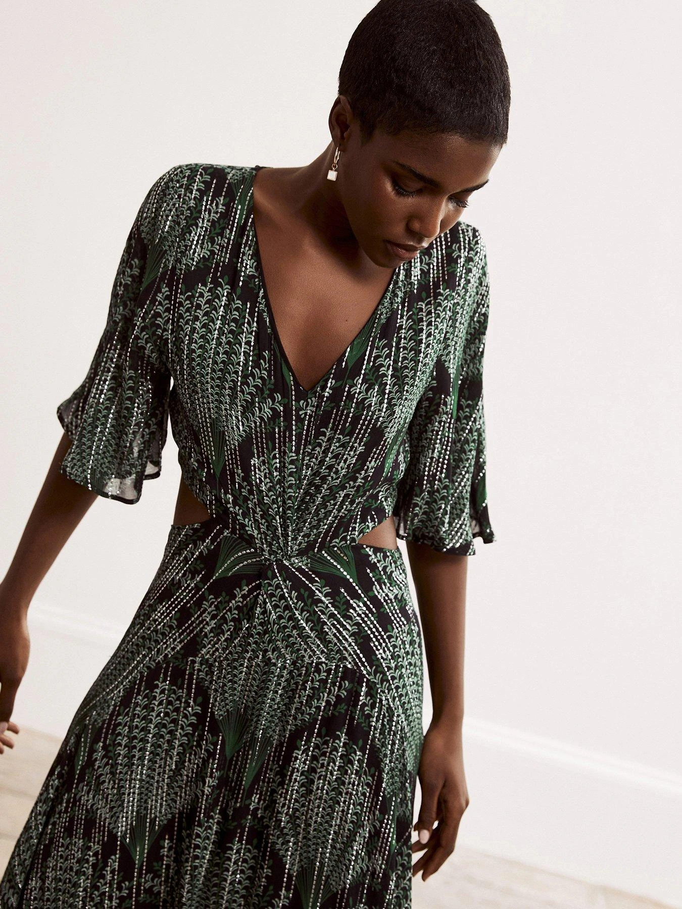 Mint Velvet Lexi Print Cut Out Maxi Dress 5 Mint Velvet Lexi Print Cut Out Maxi Dress - Image 3