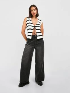 Boohoo Crochet Stripe Knitted Waistcoat - White -Modish Muse VO0N8 SQ3 0000000013 WHITE MDo