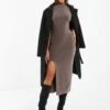 Quiz Brown High Neck Midaxi Dress -Modish Muse VSJ11 SQ1 0000000143 BROWN MDf